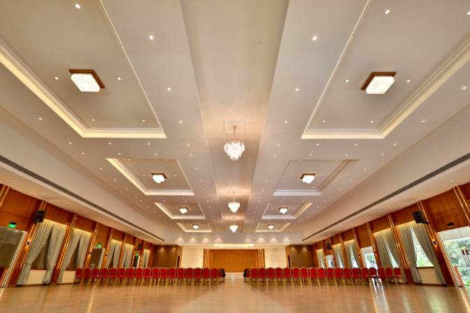 Conventional center interior team